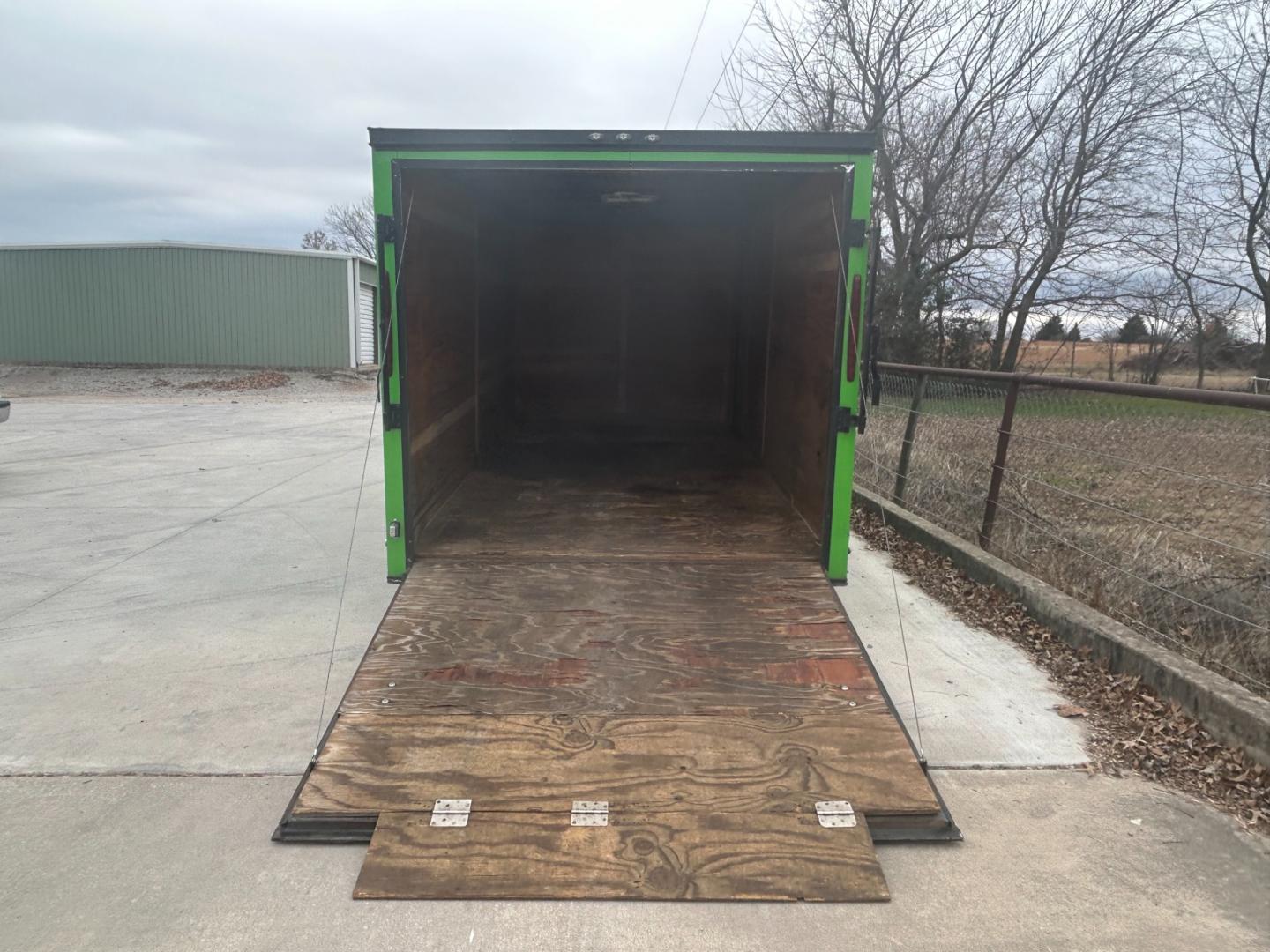 2020 GREEN /TAN DEEP SOUTH ENCLOSED TRAILER (7JKBE1624LH) , located at 17760 Hwy 62, Morris, OK, 74445, 35.609104, -95.877060 - Photo#3